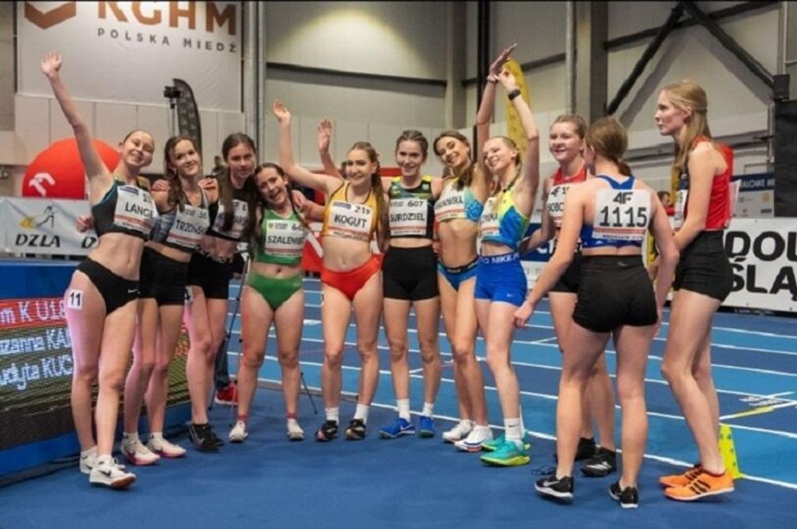 Z nadziejami patrzą w przyszłość