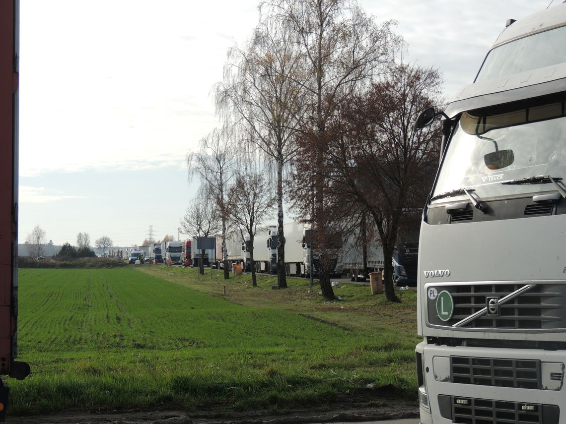 [Z OSTATNIEJ CHWILI] MSWiA ogranicza ruch białoruskich ciężarówek na przejściu Kukuryki-Kozłowicze