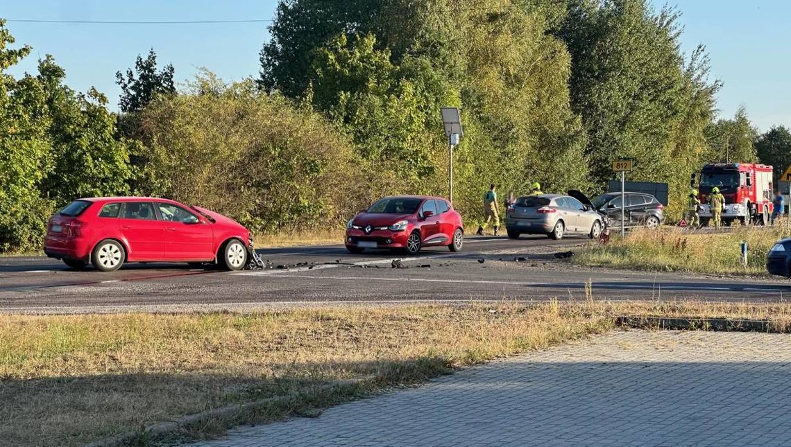 Z OSTATNIEJ CHWILI! Zderzenie trzech aut w Łowczy