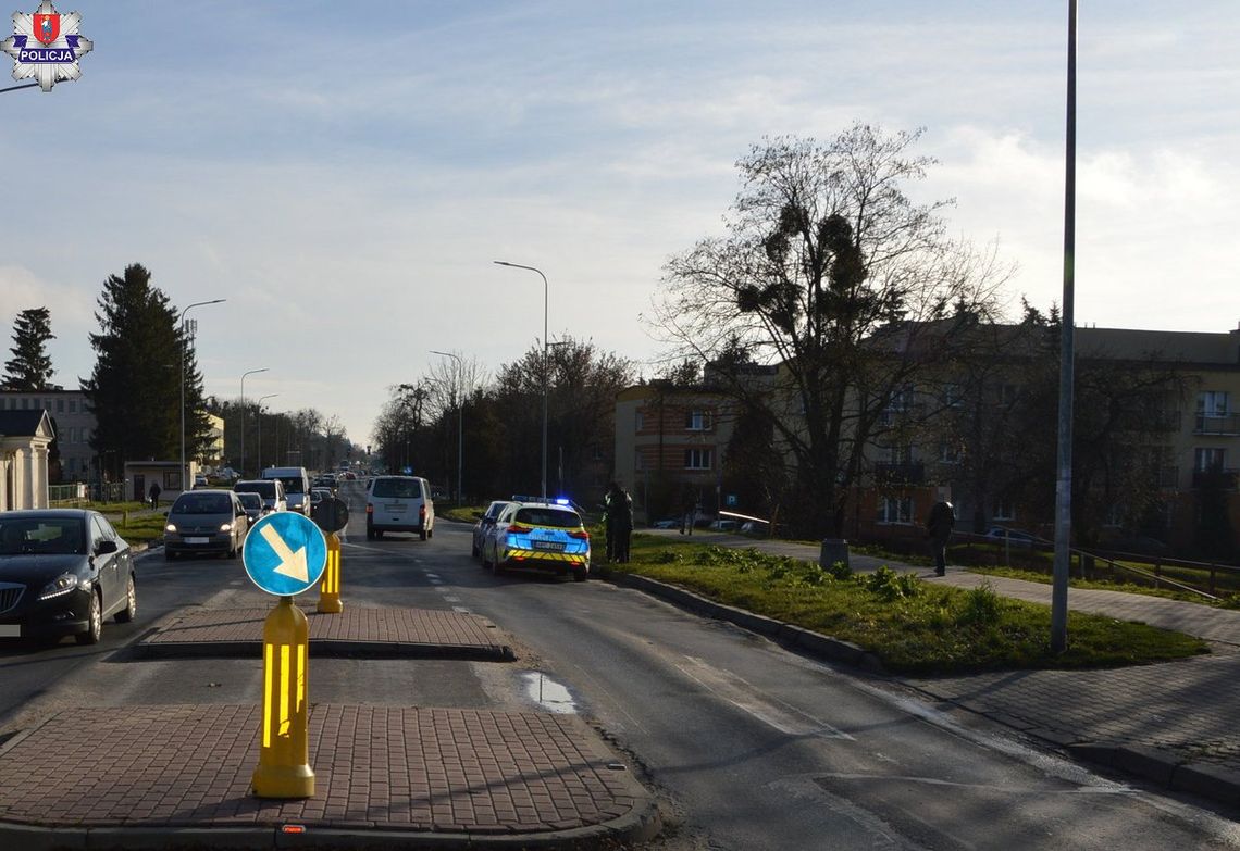 84-letni kierowca nie ustąpił i potrącił 19-latkę na przejściu dla pieszych 84-letni kierowca nie ustąpił i potrącił 19-latkę na przejściu dla pieszych