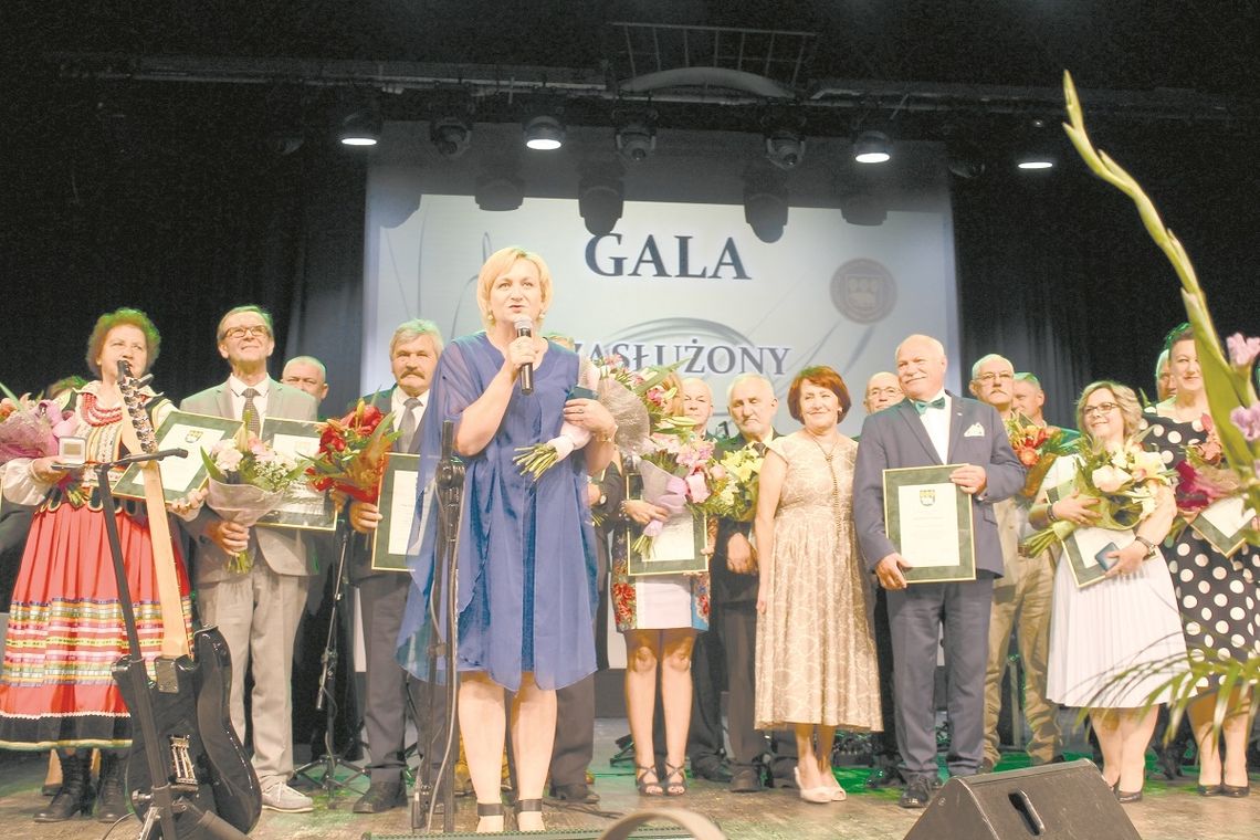 Zasłużyli się dla powiatu