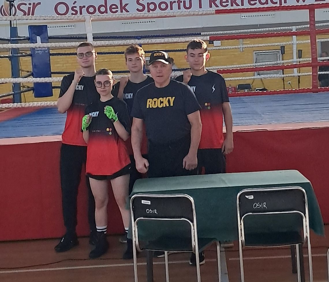 Zawodnicy UKS-u Rocky Krasnystaw na podium Zdjęcie UKS-u Rocky Krasnystaw