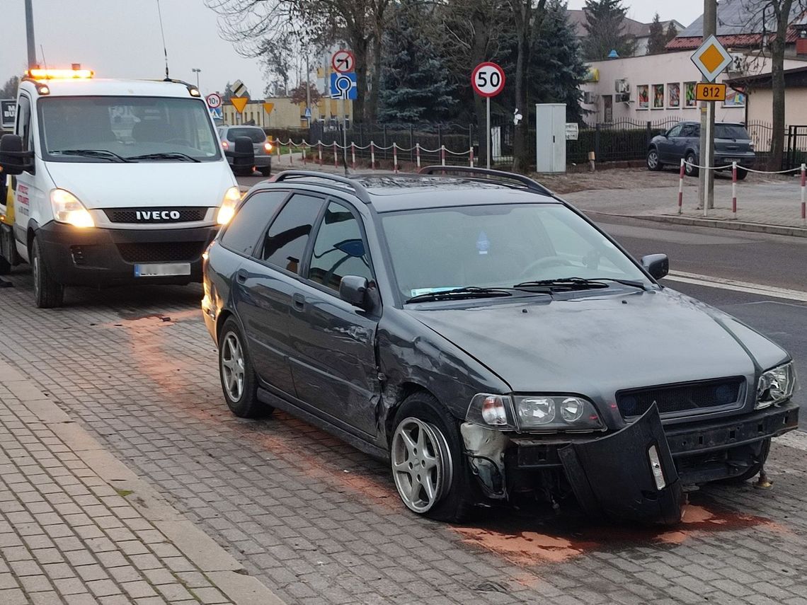 Zderzenie na Rejowieckiej. Auta odjechały na lawecie [ZDJĘCIA]