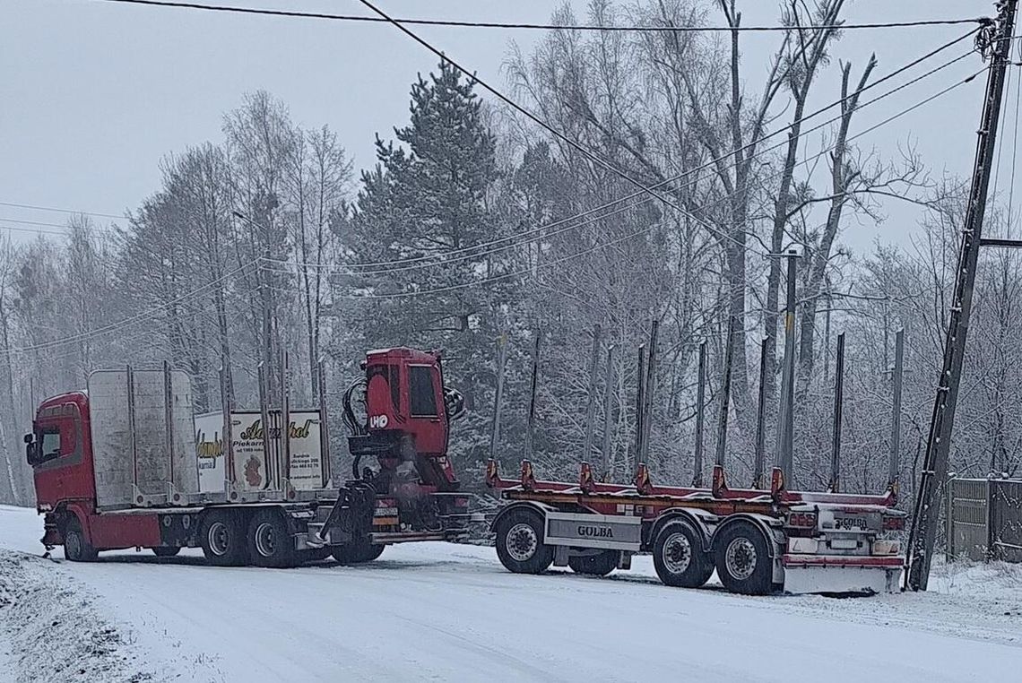 Zderzenie w Hannie, wywrotka w Pobołowicach. Fatalny poranek na drogach regionu