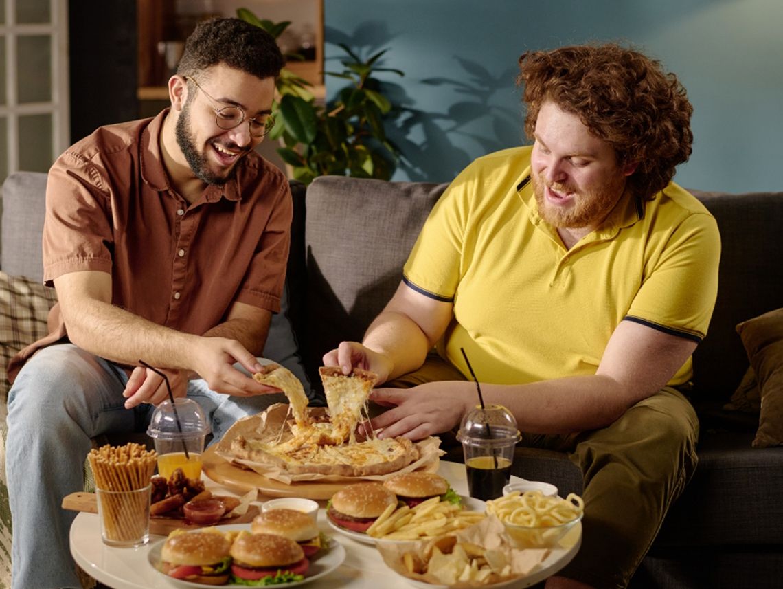 Zimą nie jedz kolacji zbyt późno. Podskoczy ci poziom cukru Zimą nie jedz kolacji zbyt późno. Podskoczy ci poziom cukru