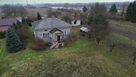 Dom w Okszowie, działka 5600 m2 Dom w Okszowie, działka 5600 m2