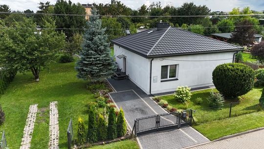 Piękny dom parterowy z pompą ciepła i fotowoltaiką Piękny dom parterowy z pompą ciepła i fotowoltaiką