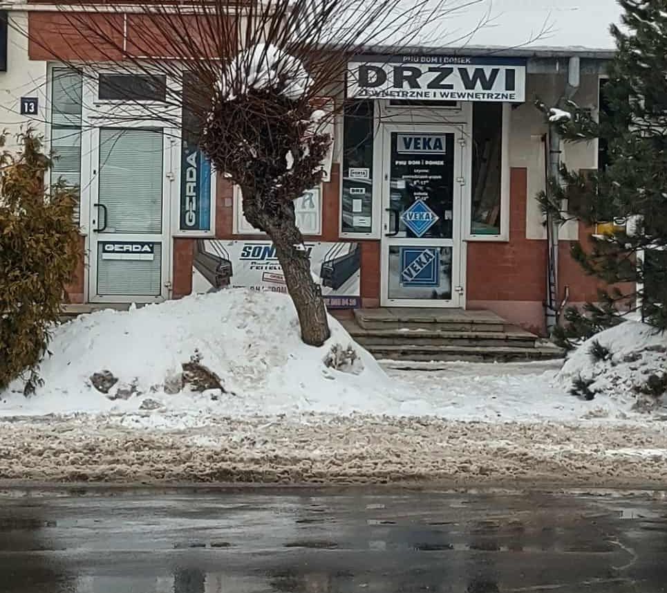 Sprzedaż Lokal 60m2 ul. Lutosławskiego 4 Parter od ulicy/dwa wejścia