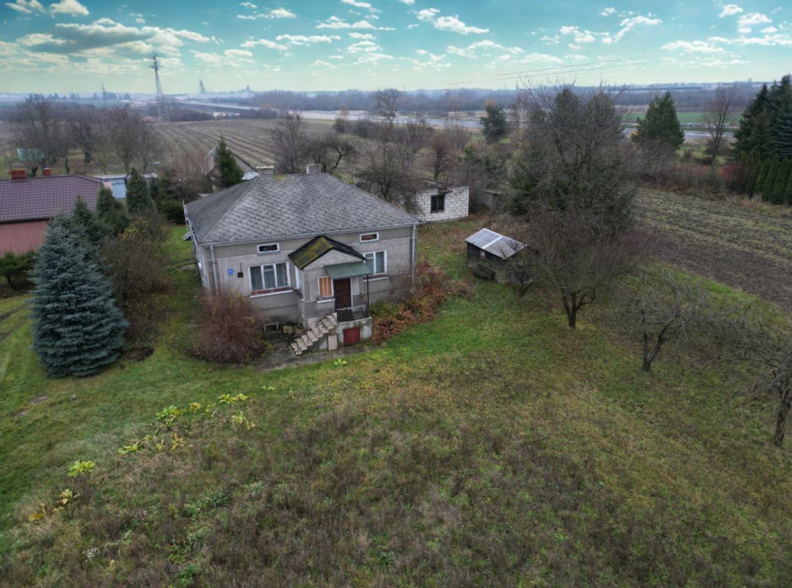 Dom w Okszowie, działka 5600 m2