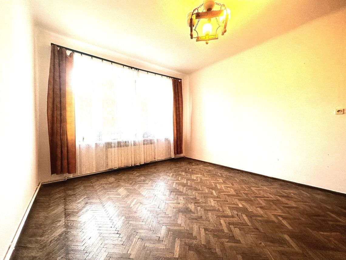 Mieszkanie na parterze przy Al. Piłsudskiego 75m2