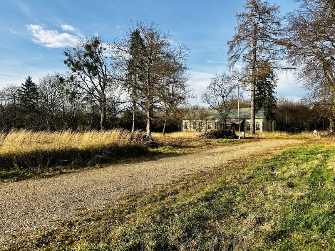 Na sprzedaż piękny dwór w Stańkowie