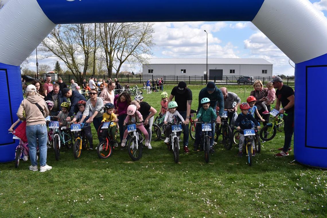 VIII Gminna Liga Rowerowa - wyścig w Okszowie