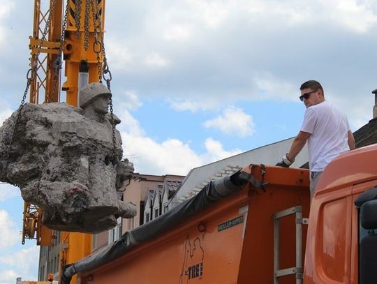 Kontrowersyjnego pomnika we Włodawie już nie ma