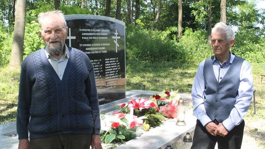 Uroczystość na cmentarzu w Radziejowie