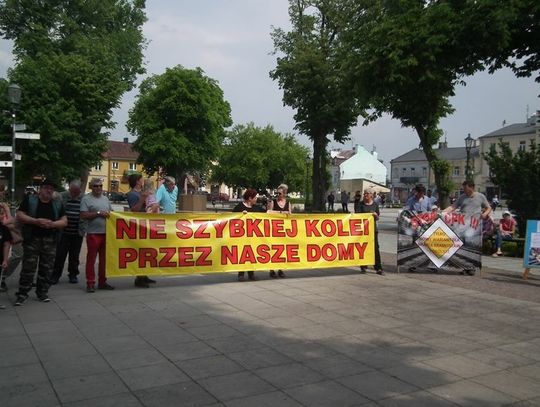 Krasnostawska odsłona ogólnopolskiego protestu przeciw szybkiej kolei w ramach Centralnego Portu Komunikacyjnego