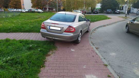 Creative parking, czyli jak postawić auto nie myśląc o innych.