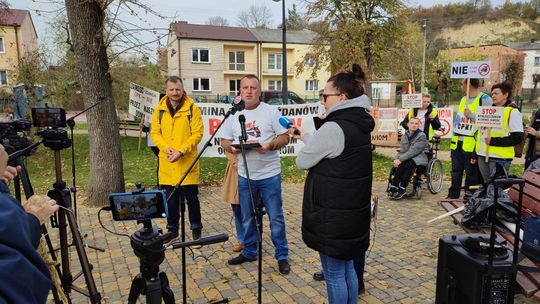 Krążyli po przejściach. Protest przeciw CPK w Izbicy