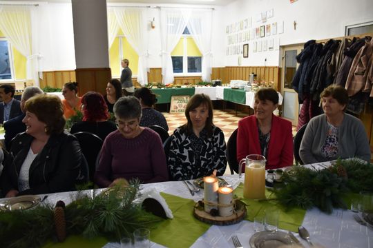 Członkinie KGW z powiatu krasnostawskiego czerpią z lasu całymi garściami