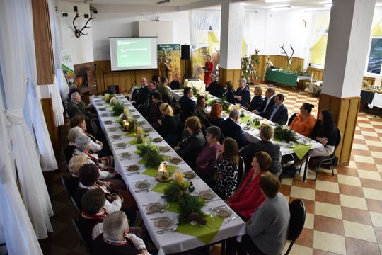 Członkinie KGW z powiatu krasnostawskiego czerpią z lasu całymi garściami