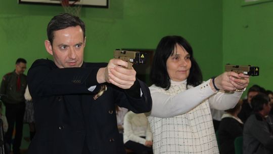 Otwarcie wirtualnej strzelnicy w szkole Wojsławicach
