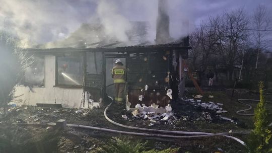 Pożar domu w Nowym Brusie. (Fot. KP PSP we Włodawie)
