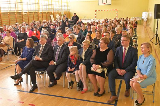 Samorząd powiatu nie zapomniał o Międzynarodowym Dniu Kobiet