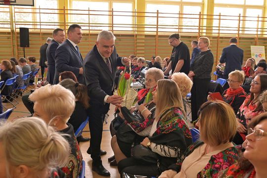 Samorząd powiatu nie zapomniał o Międzynarodowym Dniu Kobiet