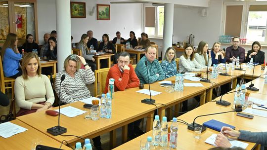 40 specjalistów z zakresu prawa budowlanego spotkało się w sali konferencyjnej krasnostawskiego starostwa