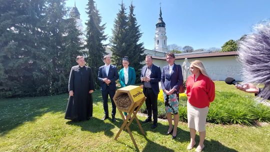 Otwarcie hotelu dla pszczół w Chełmie