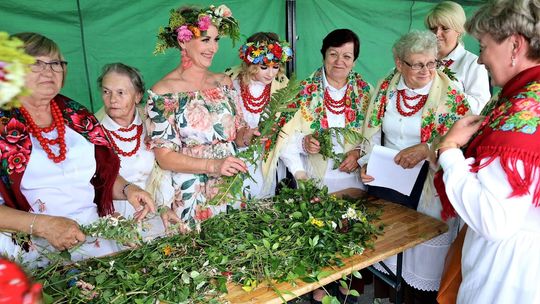 Noc świętojańska na zalewem Maczuły 2023 (Fot. Gmina Leśniowice)