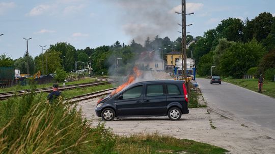 Pożar w mercedesie wybuchł w komorze silnikowej