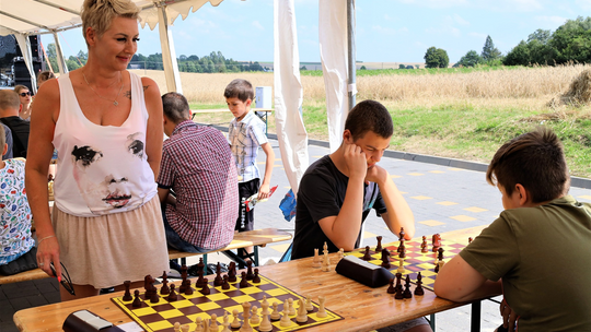 Szachowy turniej w plenerze w Leśniowicach
