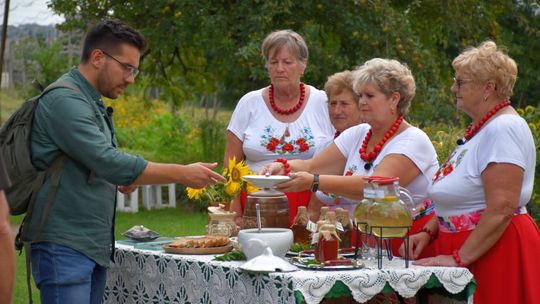 Członkinie Gminnego Stowarzyszenia Aktywnych Kobiet w Fajsławicach pokazały jak ugotować zupę z pokrzywy
