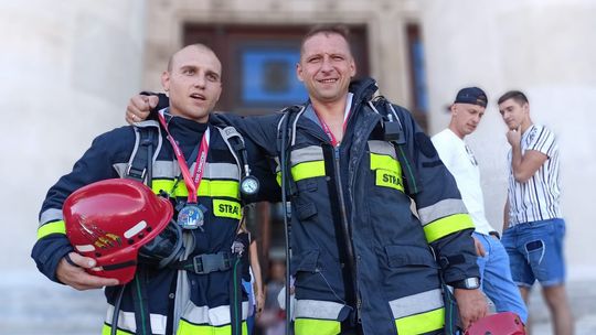 Krasnystaw. Nasi strażacy biegali po schodach Pałacu Kultury [GALERIA]