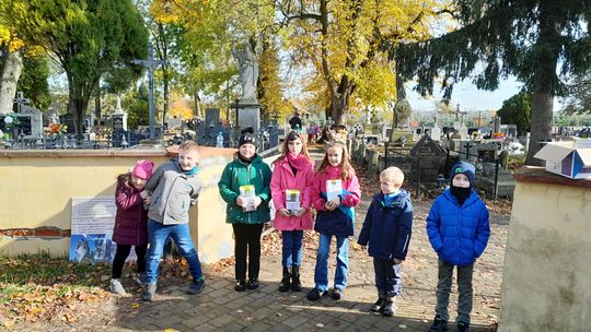 Kwesta na cmentarzu w Wereszczynie