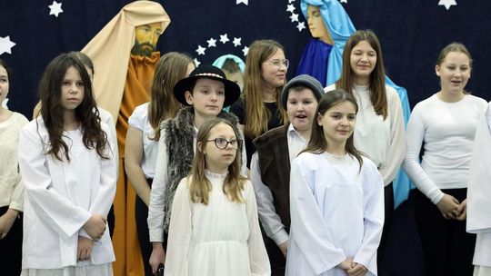 Gm. Leśniowice. Piękne Jasełka Bożonarodzeniowe w wykonaniu uczniów