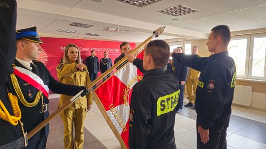 Chełm. Uroczysta zbiórka, życzenia i ślubowanie nowych strażaków