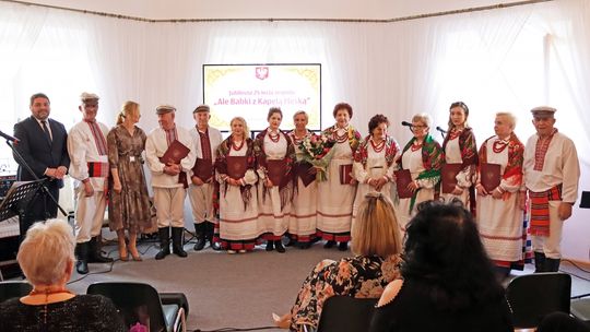 Zespół "Ale Babki z Kapelą Męską" świętował 25-lecie działalności artystycznej.