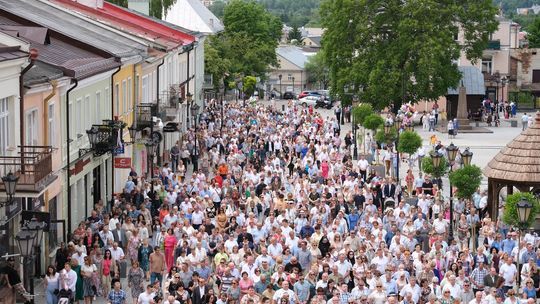 Chełm. Boże Ciało 2024. Procesja przeszła ulicami miasta [GALERIA ZDJĘĆ]