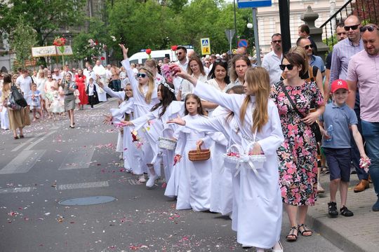 Chełm. Boże Ciało 2024. Procesja przeszła ulicami miasta [GALERIA ZDJĘĆ]