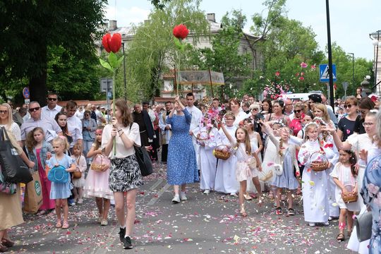 Chełm. Boże Ciało 2024. Procesja przeszła ulicami miasta [GALERIA ZDJĘĆ]