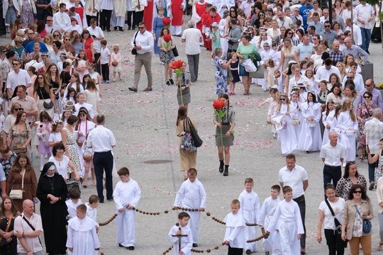 Chełm. Boże Ciało 2024. Procesja przeszła ulicami miasta [GALERIA ZDJĘĆ]