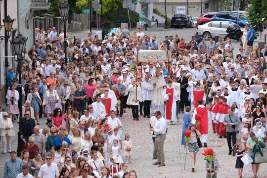 Chełm. Boże Ciało 2024. Procesja przeszła ulicami miasta [GALERIA ZDJĘĆ]