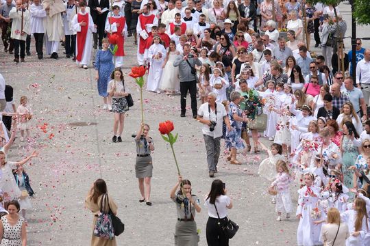 Chełm. Boże Ciało 2024. Procesja przeszła ulicami miasta [GALERIA ZDJĘĆ]