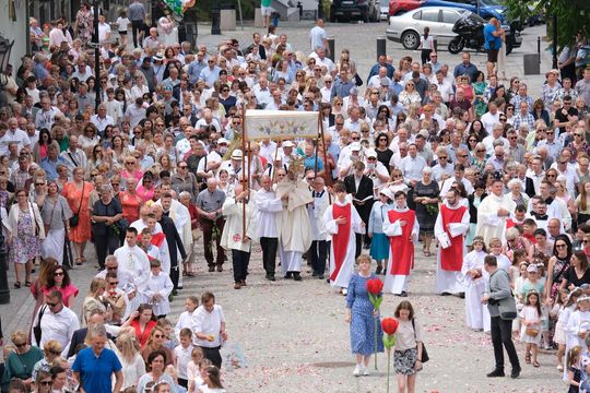 Chełm. Boże Ciało 2024. Procesja przeszła ulicami miasta [GALERIA ZDJĘĆ]