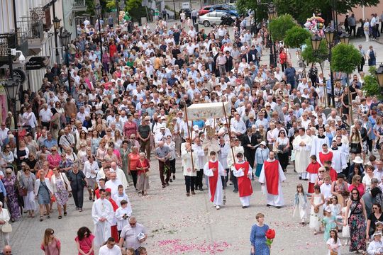 Chełm. Boże Ciało 2024. Procesja przeszła ulicami miasta [GALERIA ZDJĘĆ]