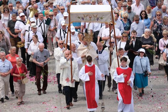 Chełm. Boże Ciało 2024. Procesja przeszła ulicami miasta [GALERIA ZDJĘĆ]