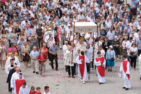 Chełm. Boże Ciało 2024. Procesja przeszła ulicami miasta [GALERIA ZDJĘĆ]