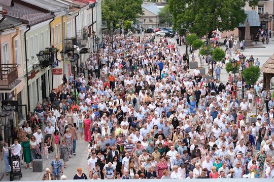 Chełm. Boże Ciało 2024. Procesja przeszła ulicami miasta [GALERIA ZDJĘĆ]