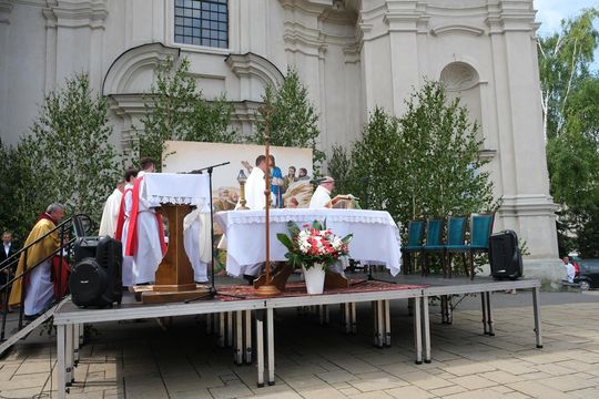 Boże Ciało 2024 - uroczysta msza św. w Parafii pw. Rozesłania św. Apostołów w Chełmie [GALERIA ZDJĘĆ]